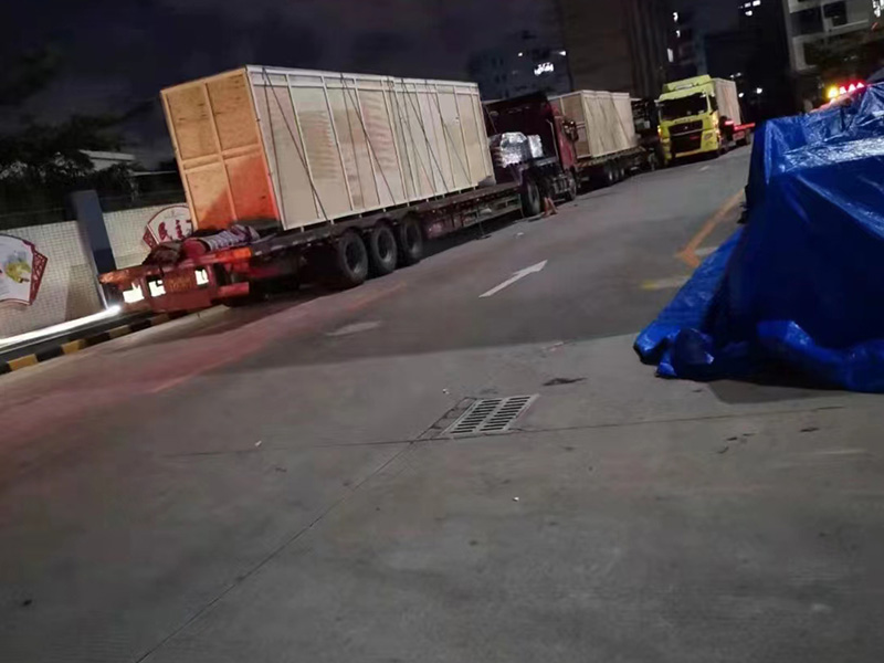 深圳公明某公(gong)司打包裝車現場(chang)